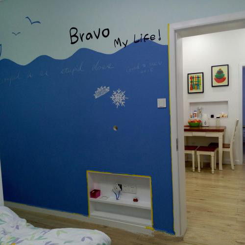 我有时在卧室里做我的作业的英文（学校教室里可以插自己电脑吗）