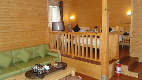 我和小一起旅游住一间房（我和小伙伴去旅游）